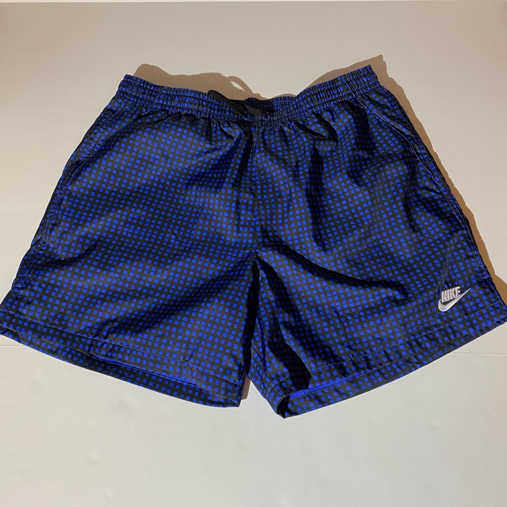 New men’s Nike NSW retro grid woven shorts